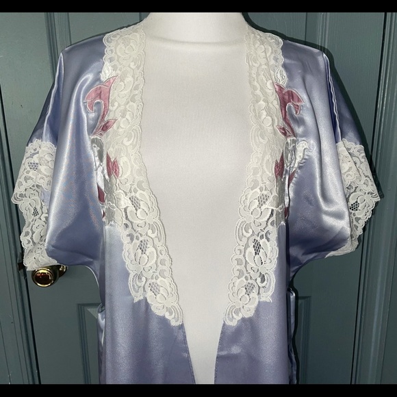 Val.Mode Silky Satin Lace Trim, Embroidery Lilac Long Robe - Picture 11 of 13